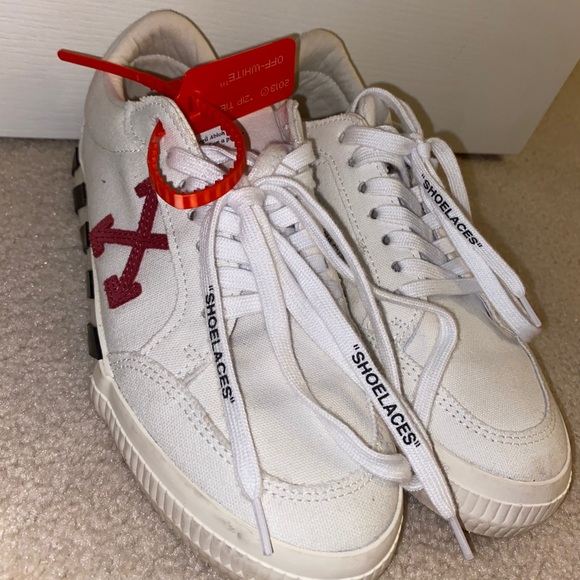 Authentic Off-White sneakers - Picture 6 of 7